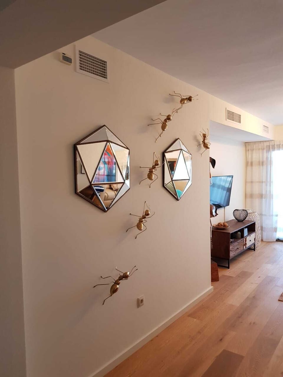 Instagrammable ants on the wall