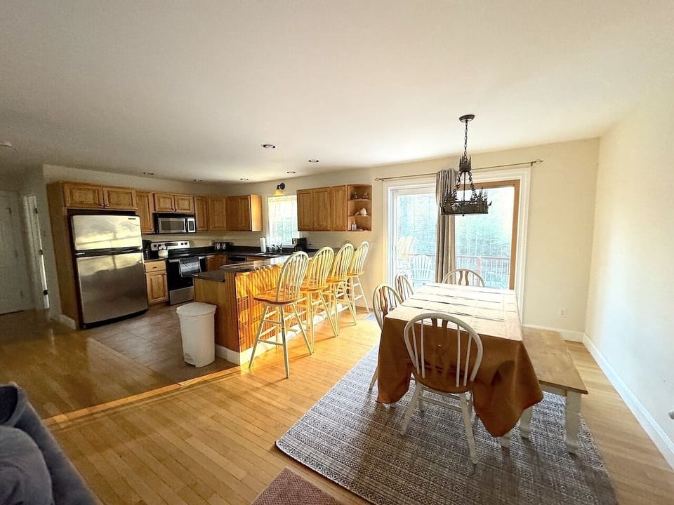 Kitchen and dining area
