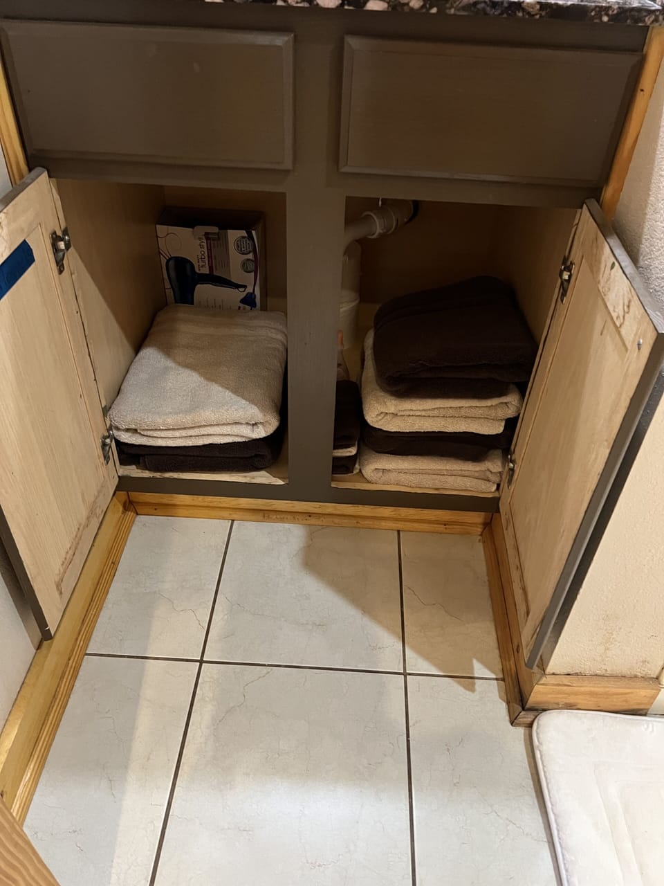 2 bath sheets for the Spa & bath towels.