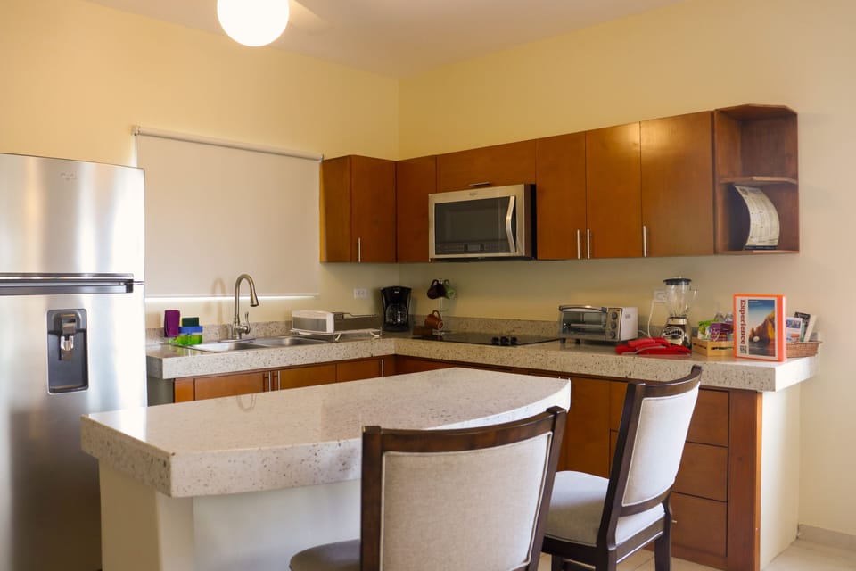 PRACTICAL KITCHENETTE FOR A QUICK BITE