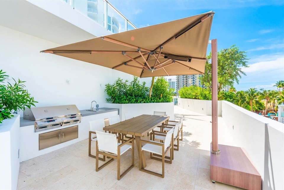 Exterior BBQ area -grill up a plethora of delicious meals-