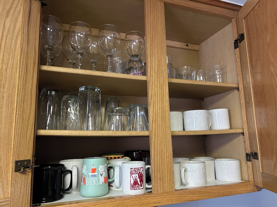 Glasses, cups, mugs for a large group
