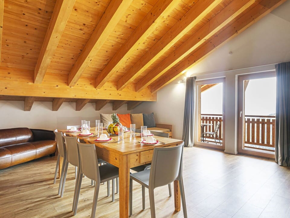Furniture, Table, Building, Chair, Wood, Window, Tableware, Flooring, Interior Design, Floor