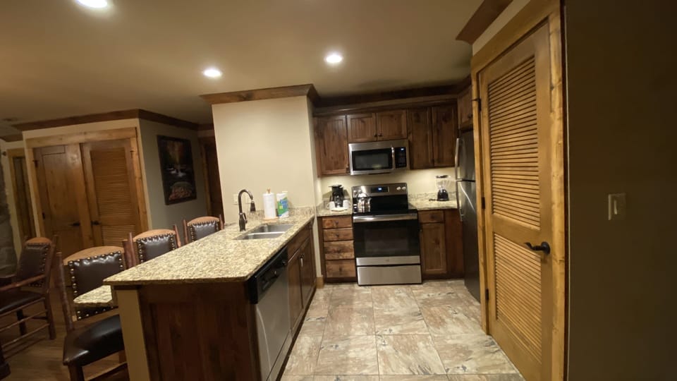 Full Kitchen