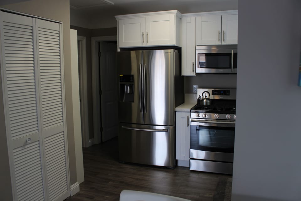 New into kitchen from living room.