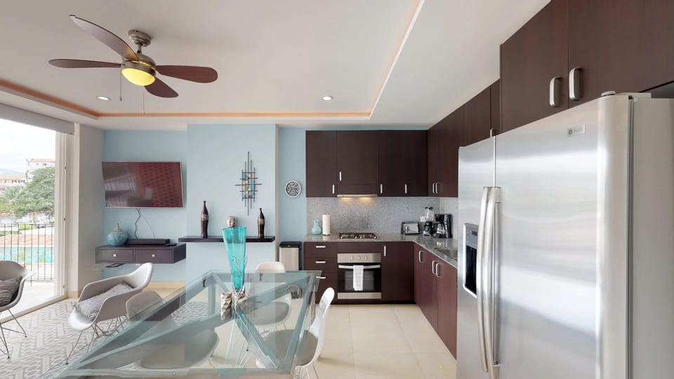 Condo - Image 8
