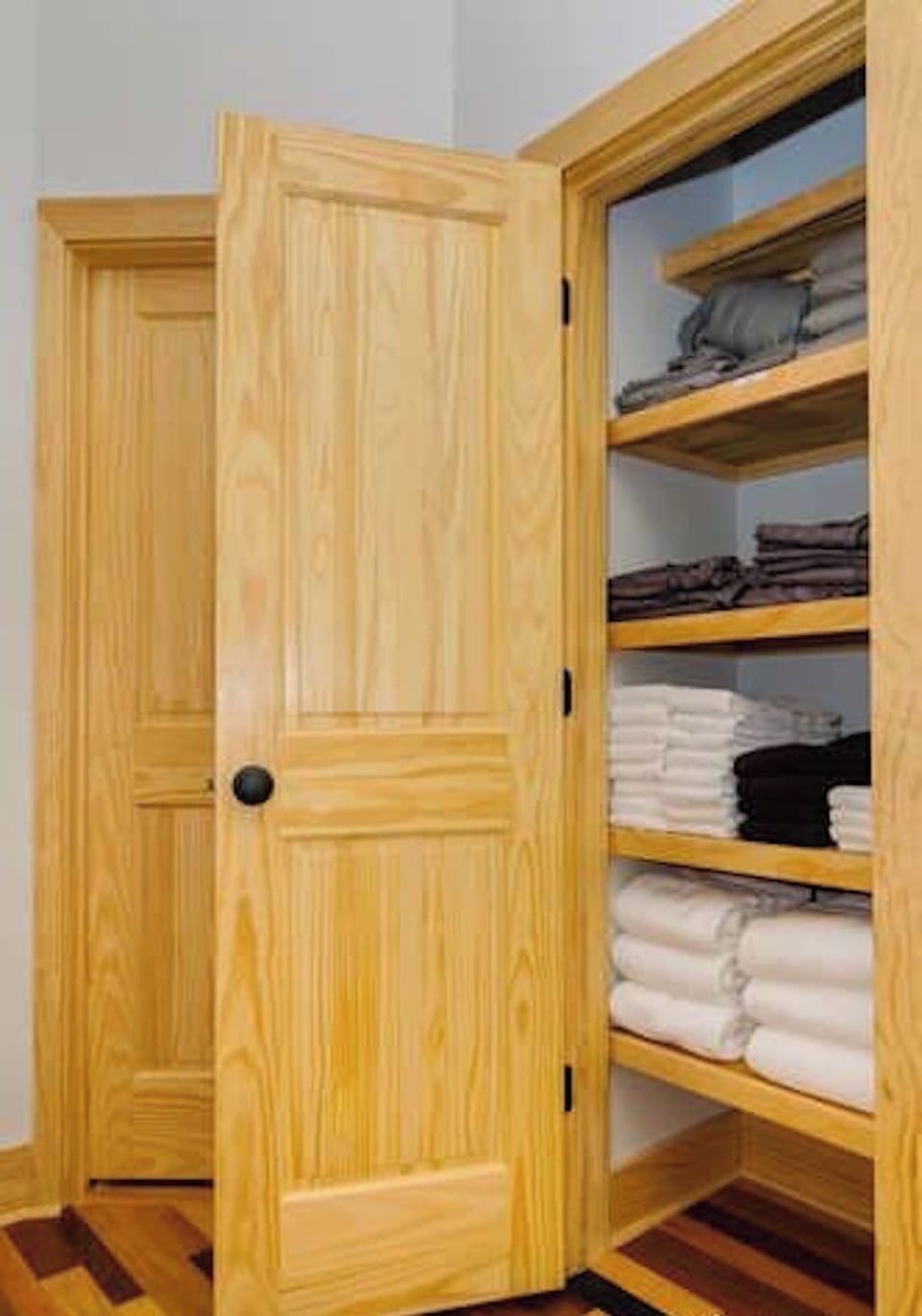 Yes, we have linens!