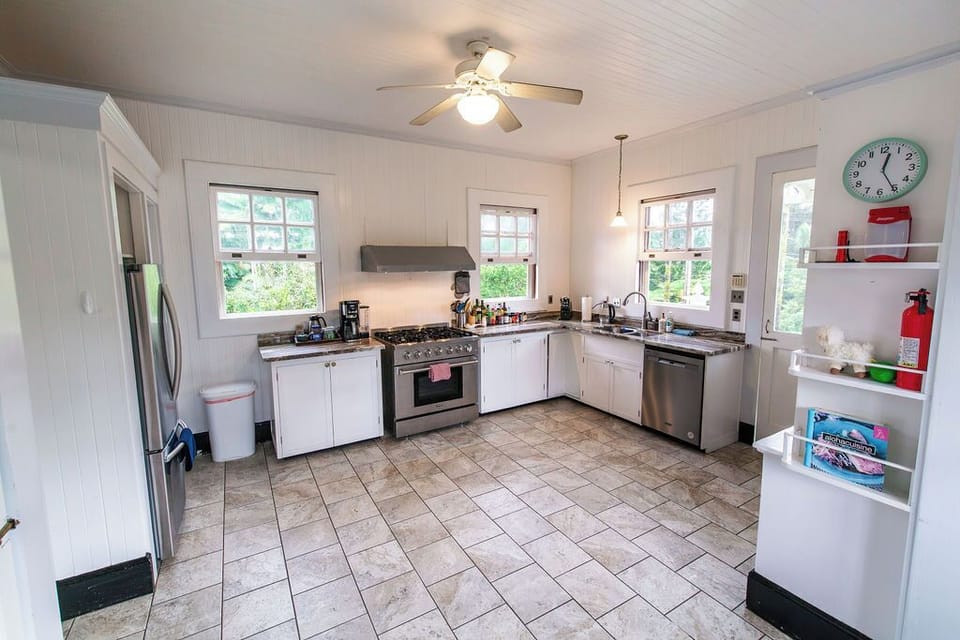Large fully equipped kitchen with butler's pantry for entertaining the family
