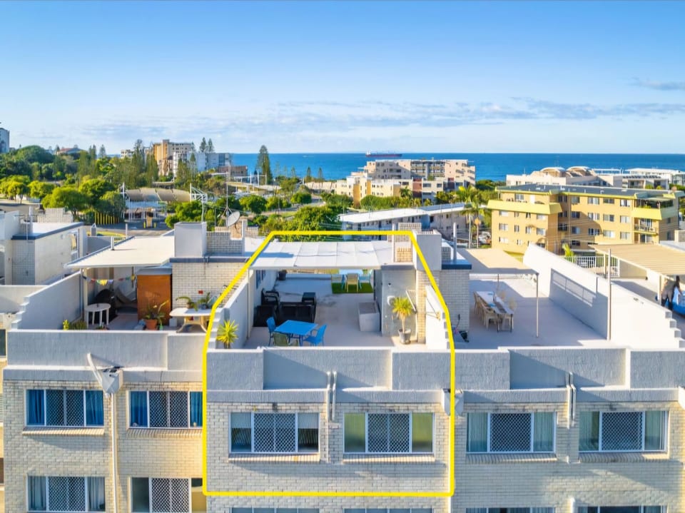 Huge private rooftop, same size floor area as apartment 