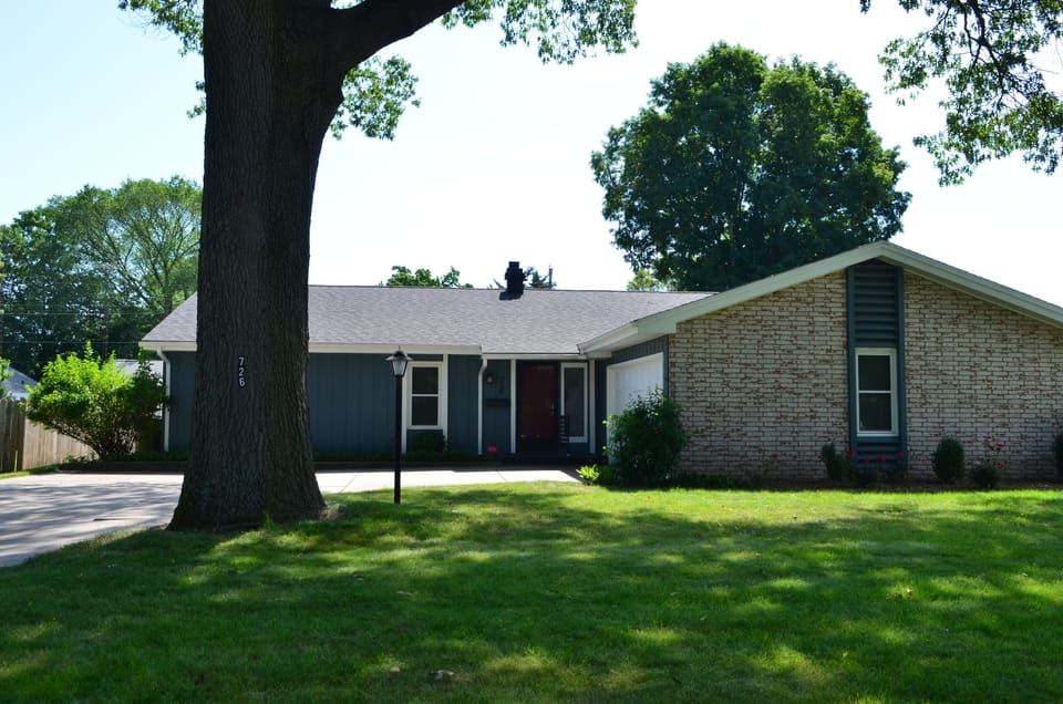 Parking available in the driveway for 4 cars.  Street parking is also available.