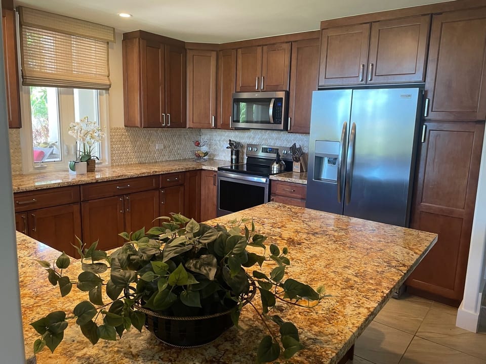 We expanded the kitchen - largest in the complex Stainless steel appliances