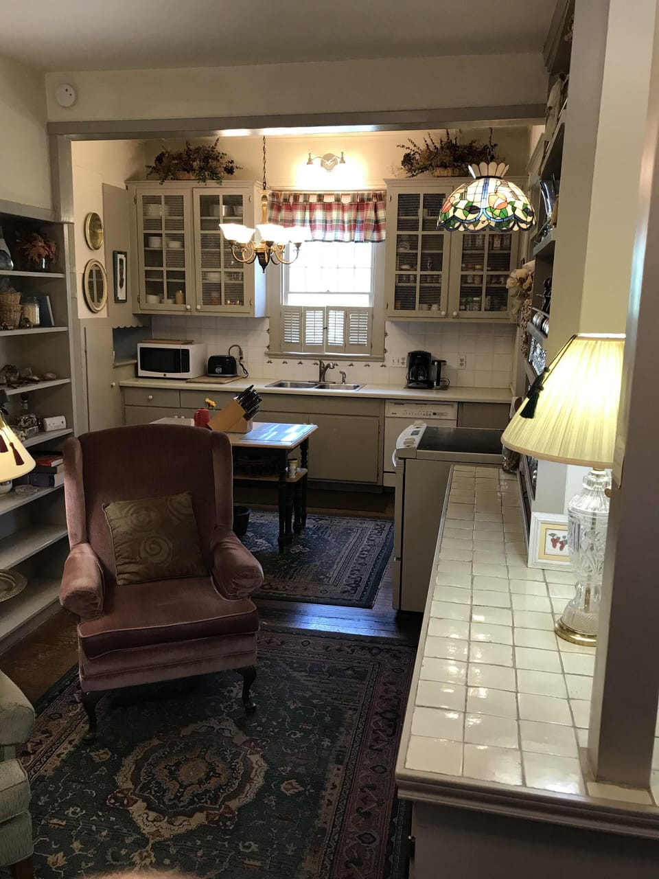 Area Between Kitchen and Tv Room