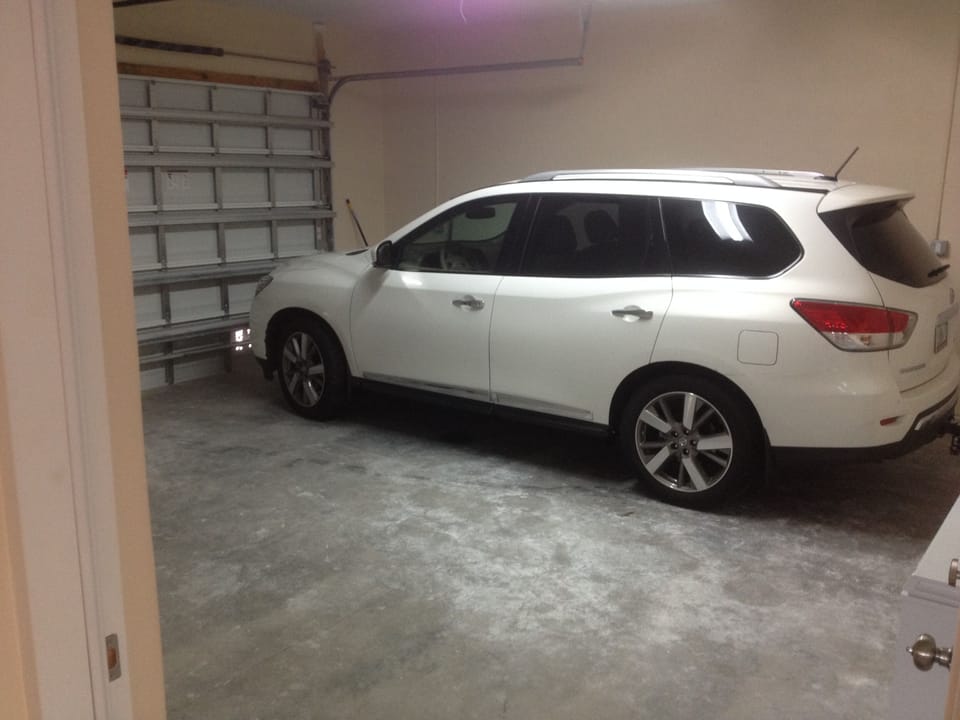 2 car garage on each side
