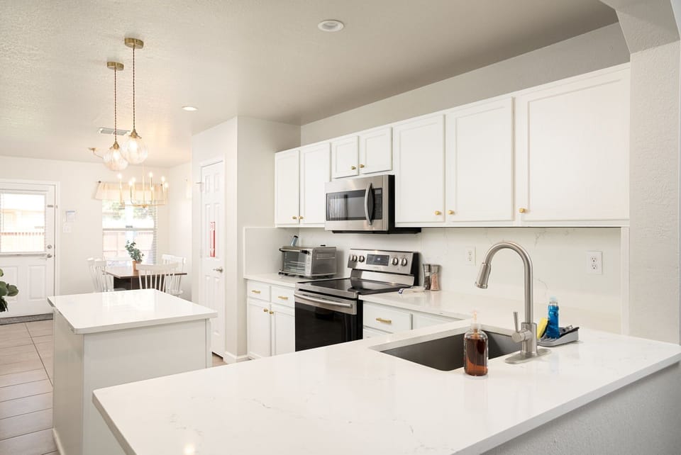 Spacious, fully-equipped kitchen.
