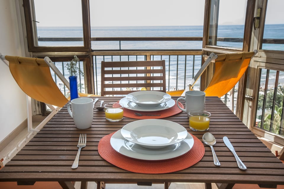 Breakfast with seawiews included in the menu