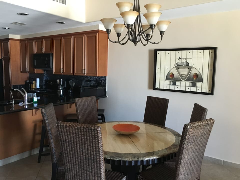 Dining area sits 6