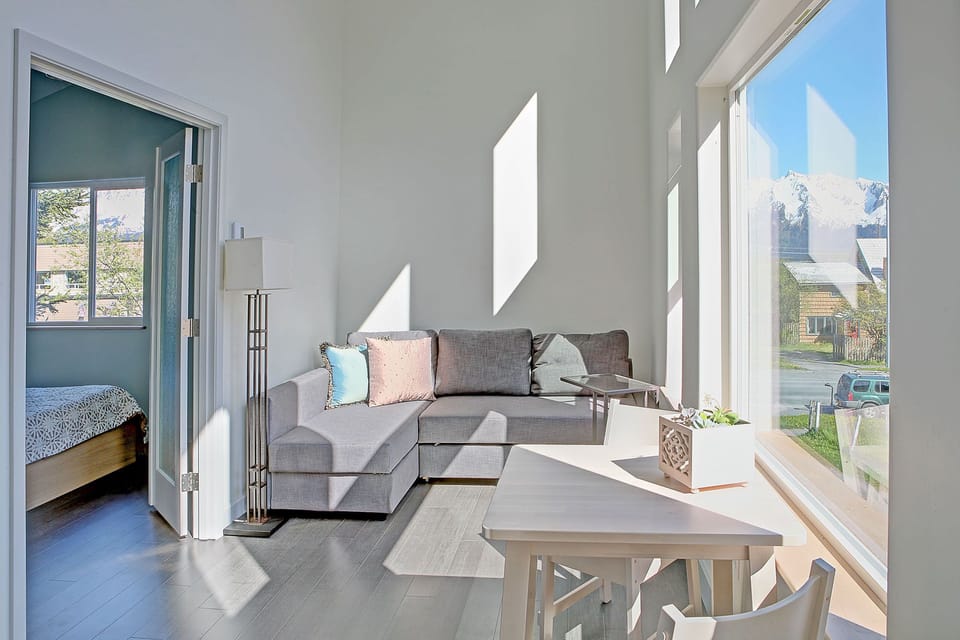 Upstairs sitting room with sleeper and outstanding view!
