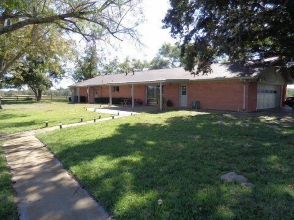 Back view of Ranch house