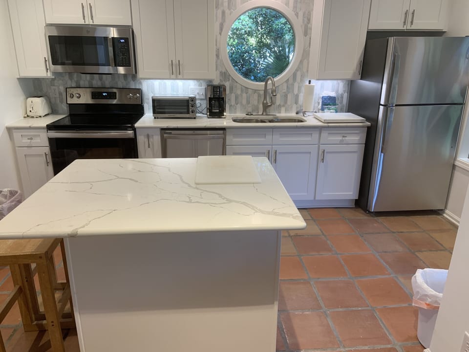 COTTAGE KITCHEN