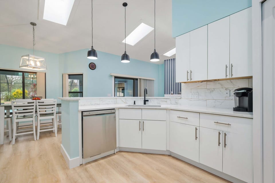 Fully Equipped Kitchen with Stainless Steel Appliances