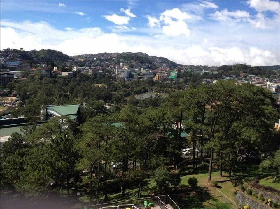Burnham Park, Session Road and SM (where this photo was taken) are only 15 minutes away from the townhouse.