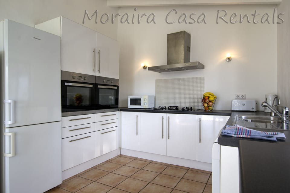 Fully fitted kitchen