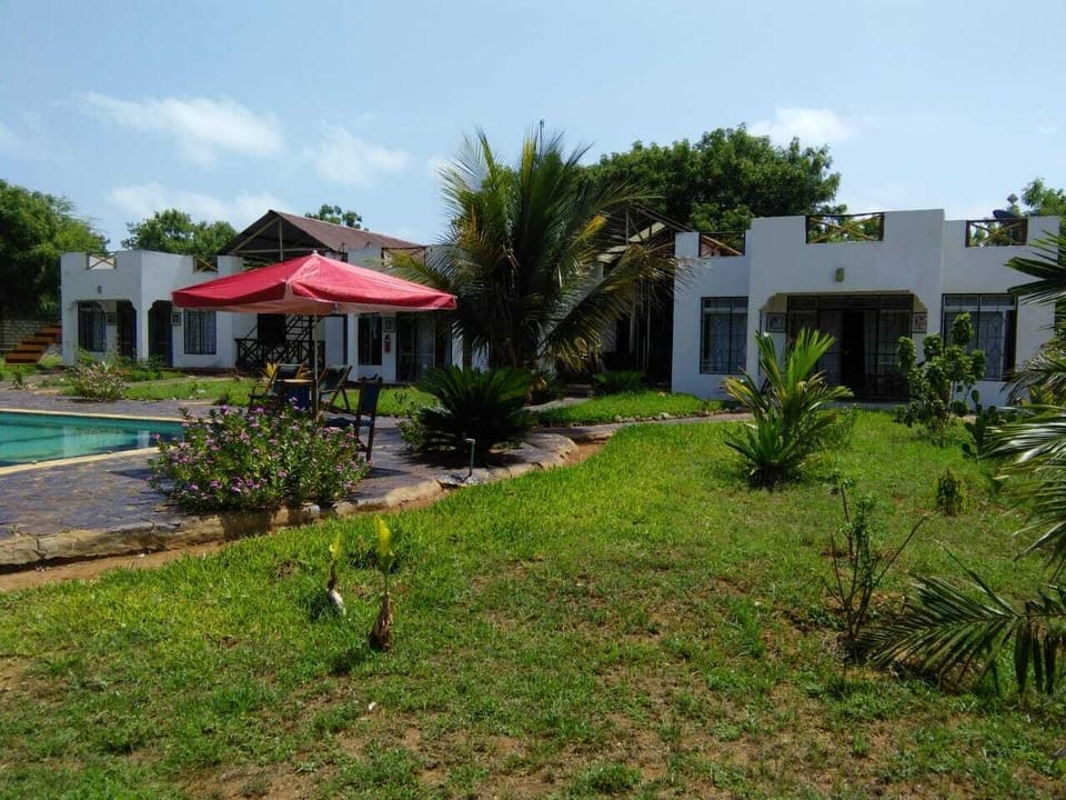 COTTAGES 