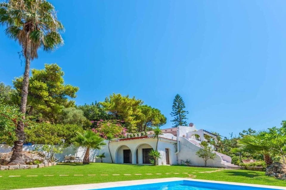 Astarte Villas - Hacienda Beach Villa