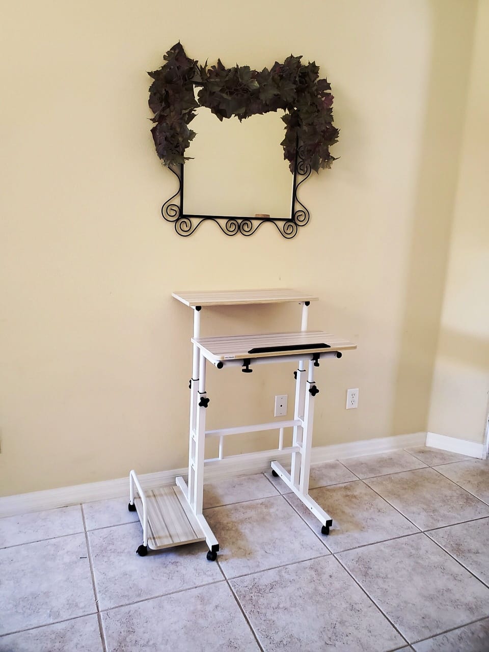 Mobile sit/stand desk for work from home