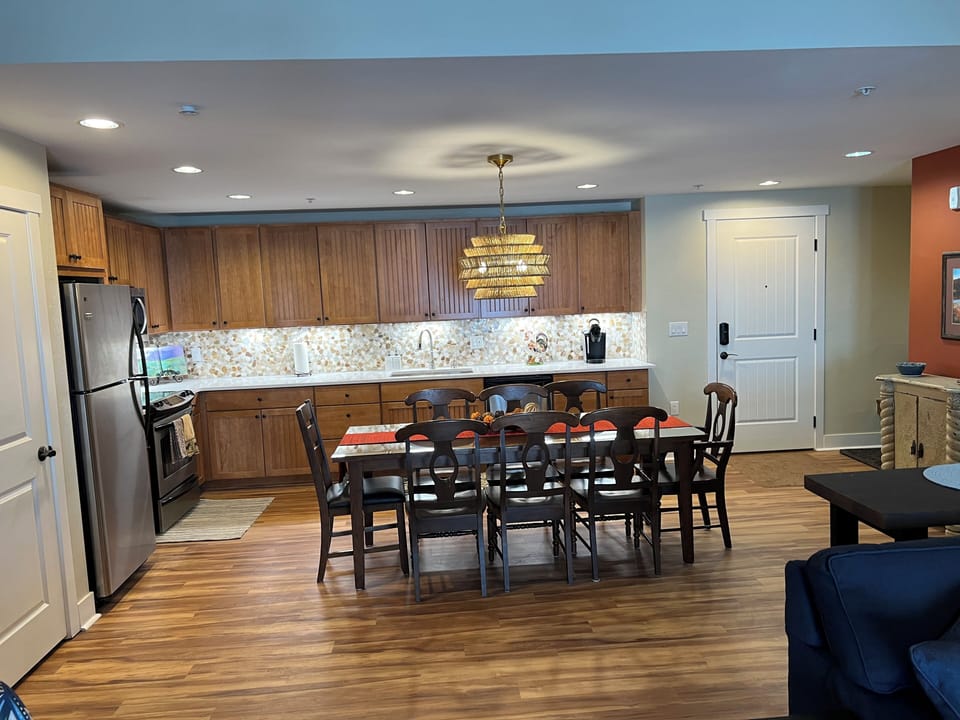 Renovated Kitchen w/ New Lighting & Countertops