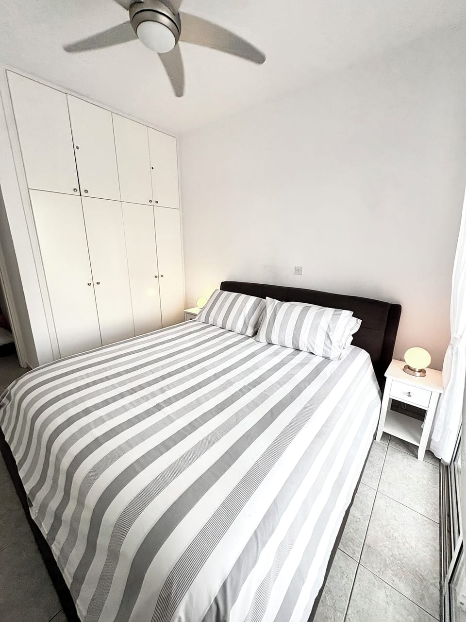 Bedroom with super king bed