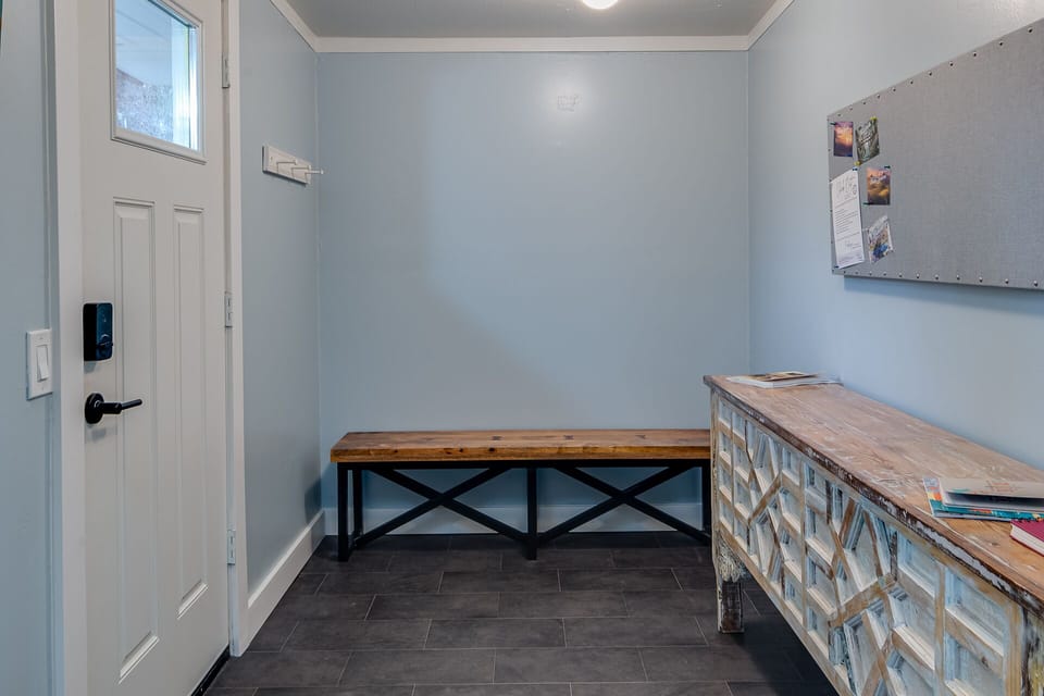 Bench in Lower Entry