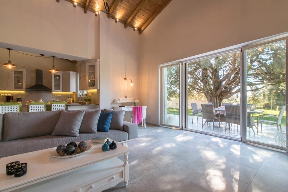 Astarte Villas - Laalu Private Villa with Pool