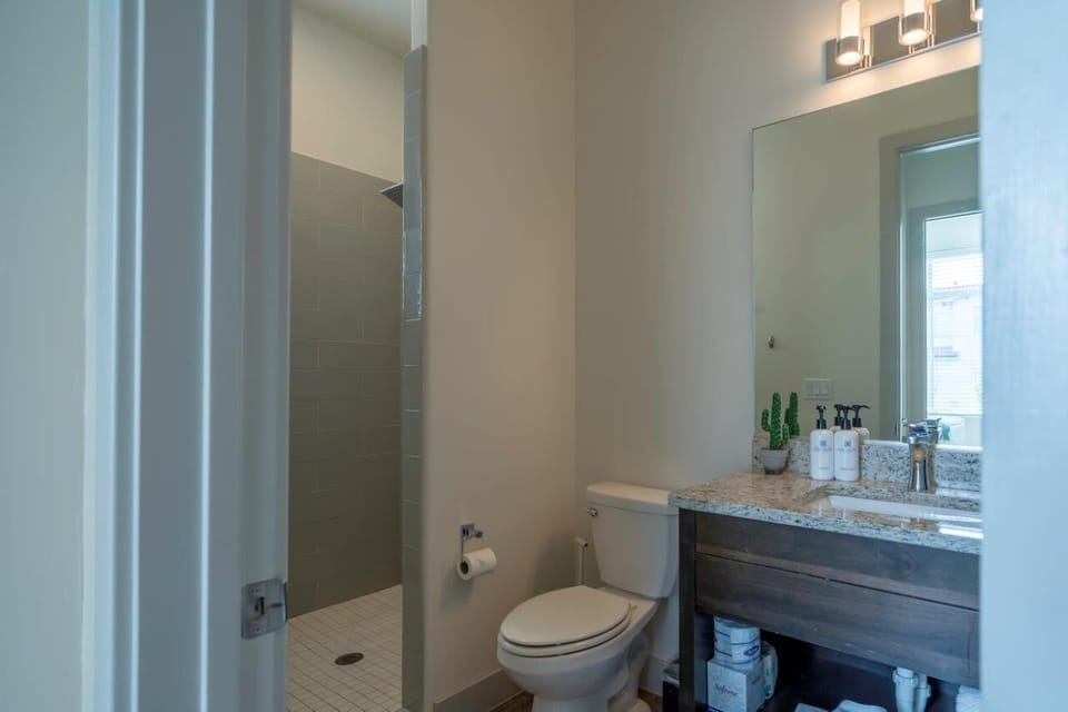 Main floor hallway bathroom (across from bedroom 2)