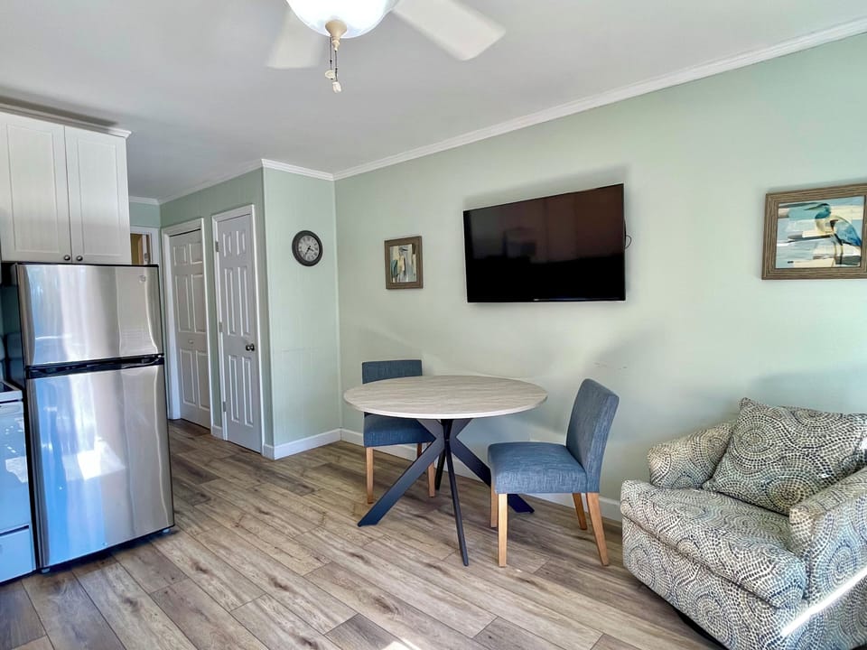 Living room - 55" smart tv