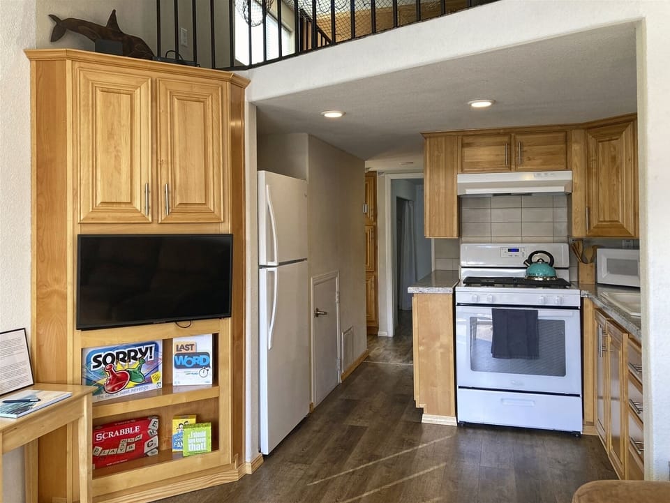 Emmanuel - Breaking bread with friends and family alike