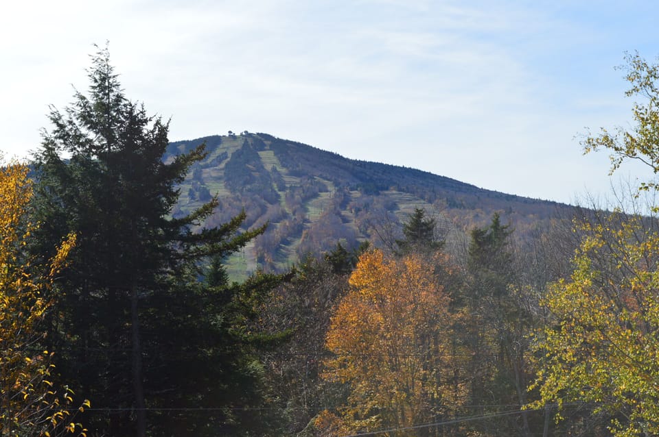 Summertime or Fall Getaway for Golf, Mountain Biking, Hiking, nearby Lake too!