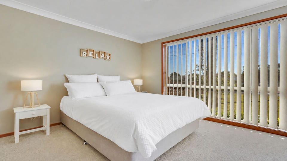 Cleveland Place | Bedroom 1 | Queen bed