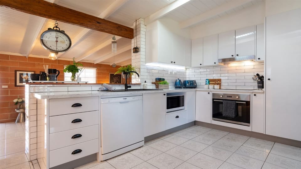 Cudgee | Kitchen | Microwave | Dishwasher | Oven | Toaster | Kettle