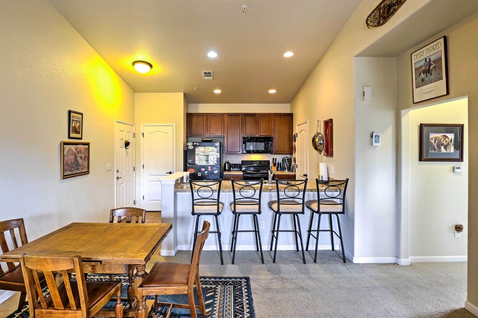 Dining Table | Dishware Provided