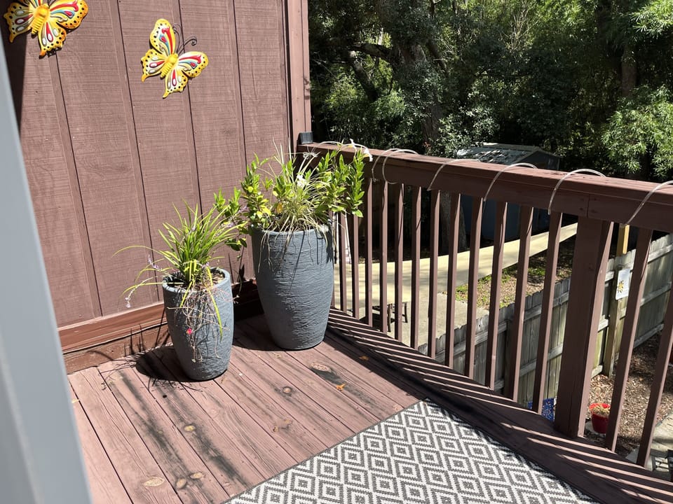 Balcony attached to Queen bedroom 