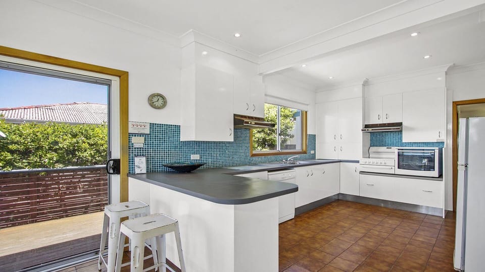 Blue Horizon | Kitchen | Dishwasher | Oven | Microwave