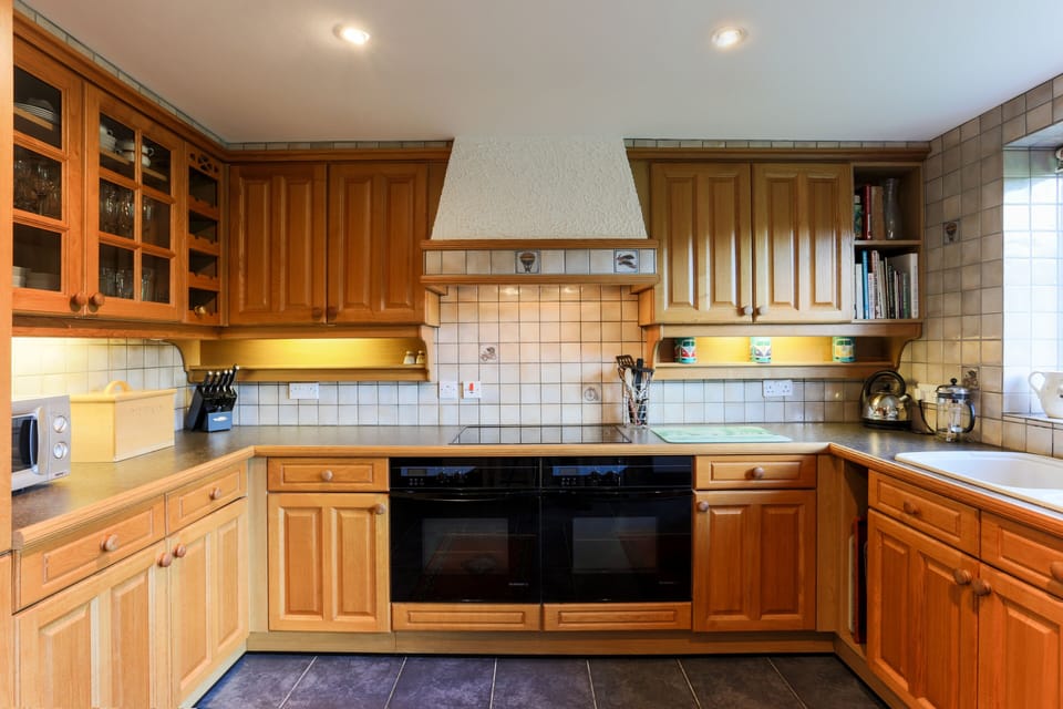 A very well equipped cottage style oak kitchen 