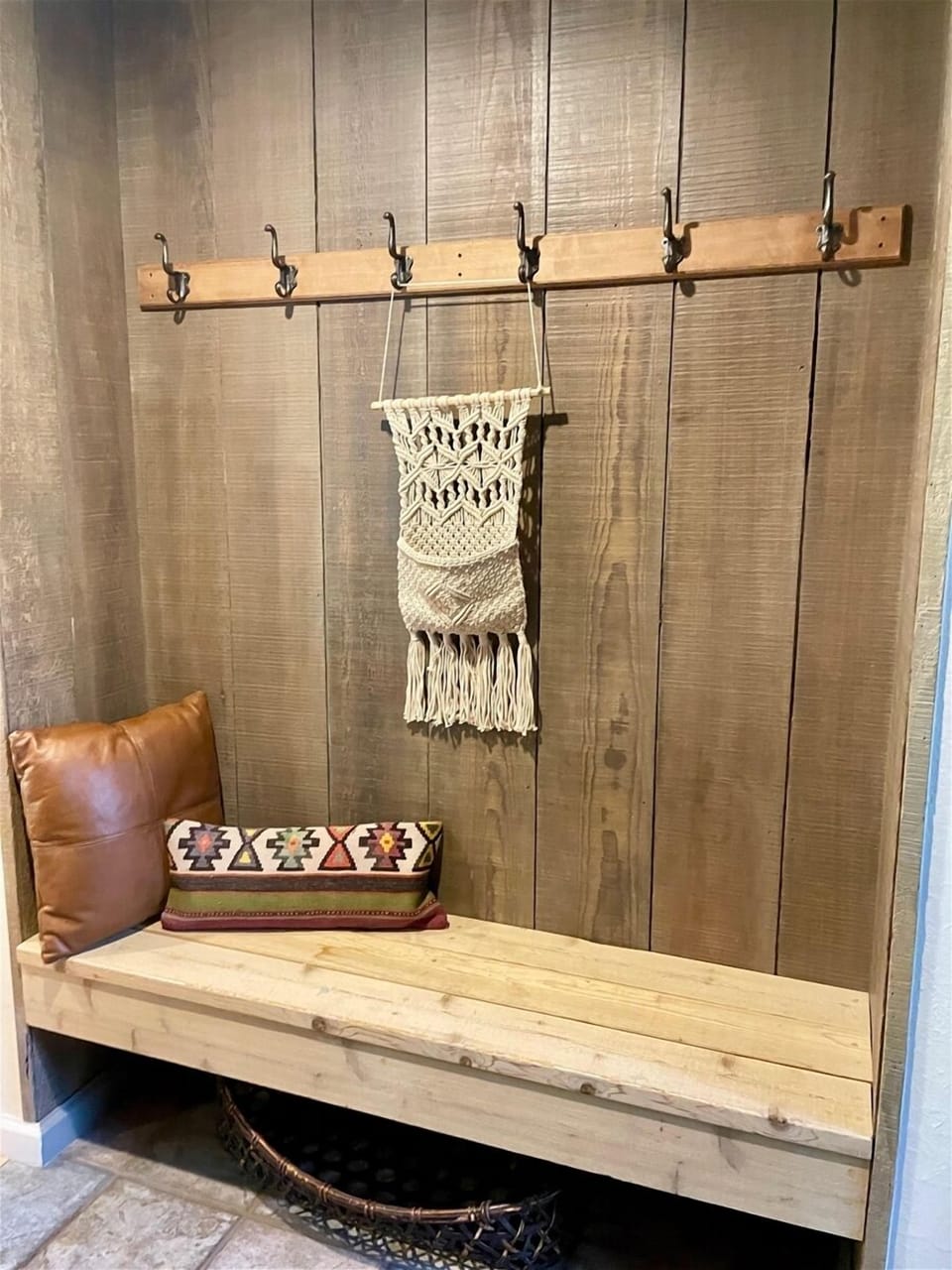 Entry Bench