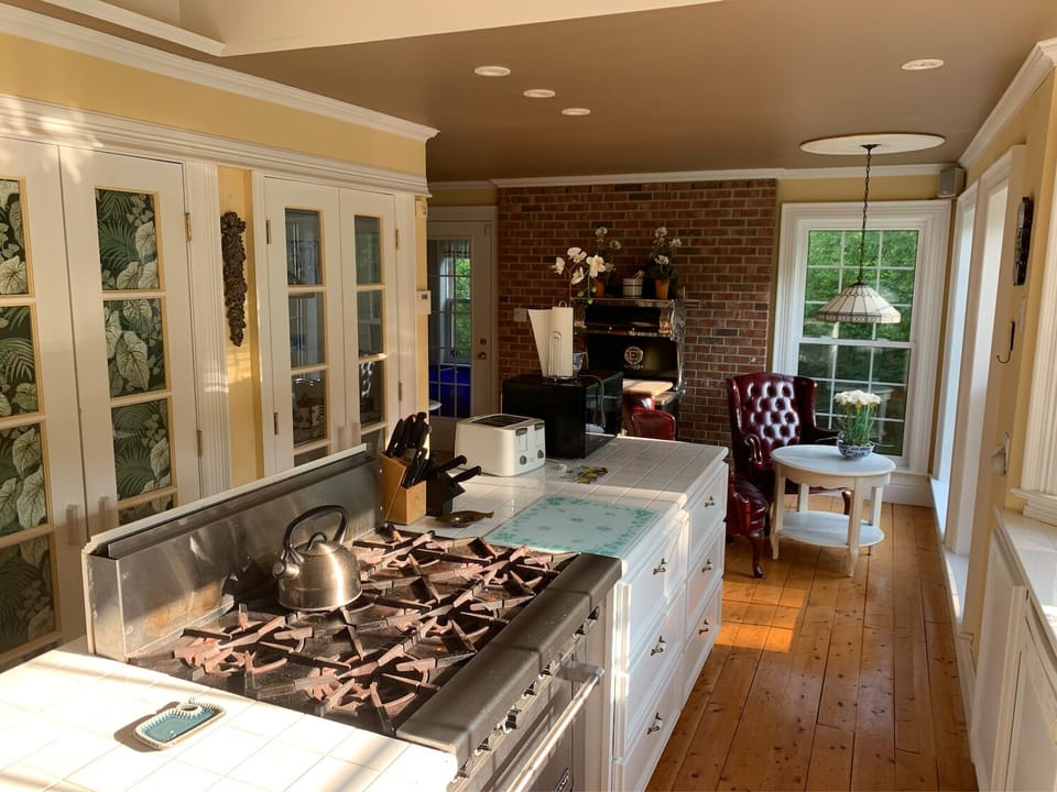 Fully Stocked Gourmet Kitchen