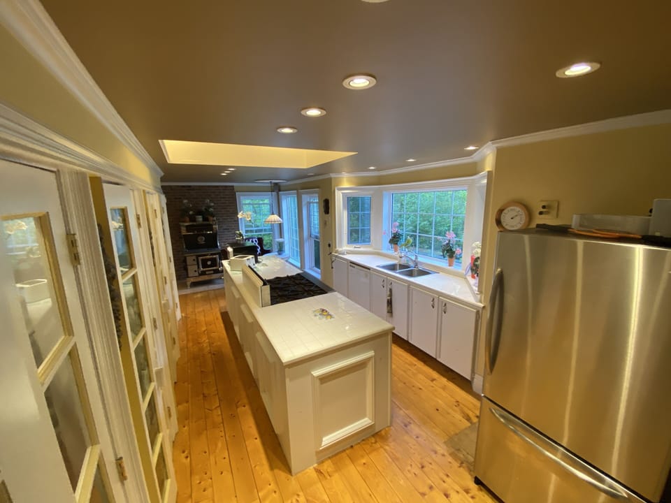Fully Stocked Gourmet Kitchen