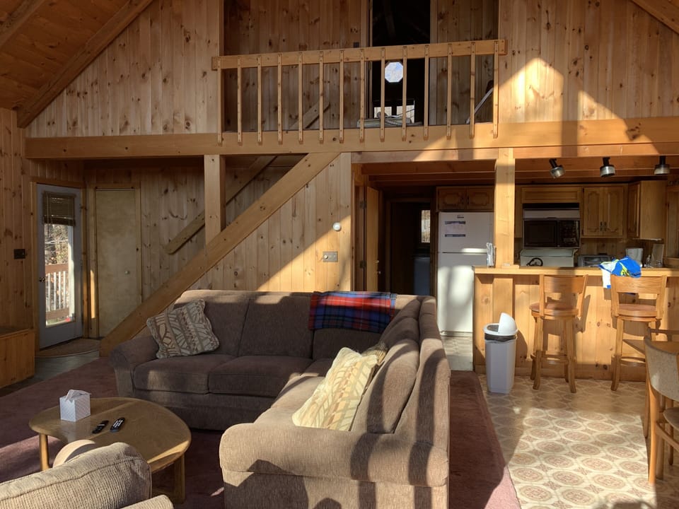 2nd floor family room/kitchen