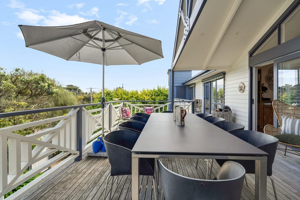 Outdoor Entertaining Upstairs