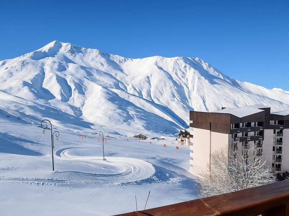 Snow and ski sports