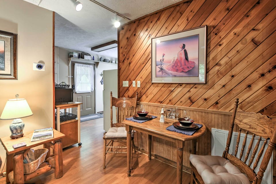Dining Table | Dishware Provided